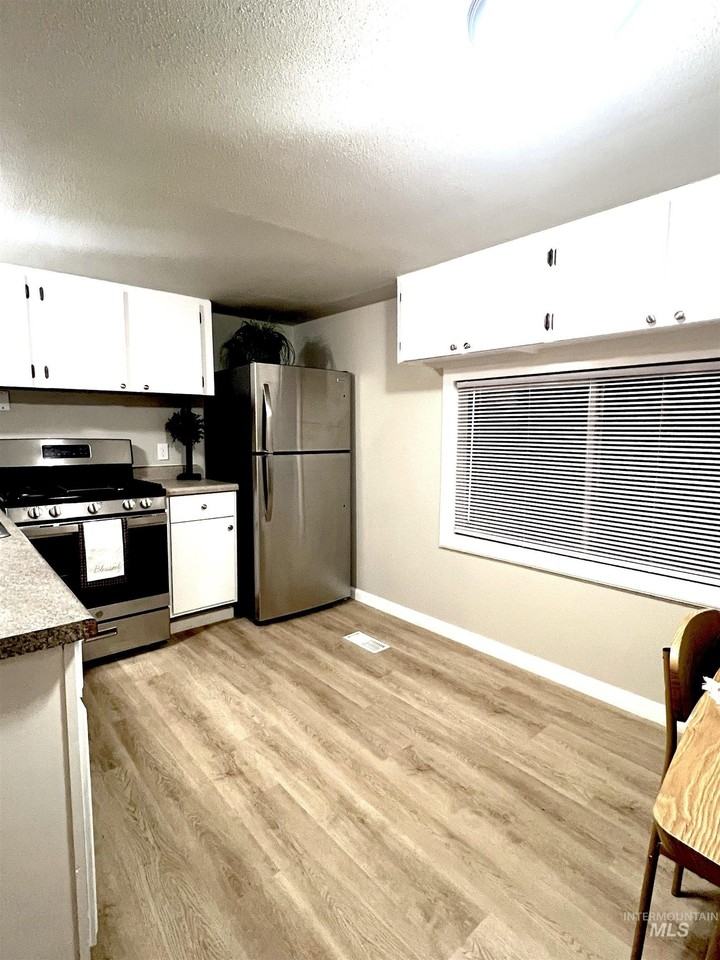 340 E 8th N Trlr 19 #19 - Photo 2 of 17