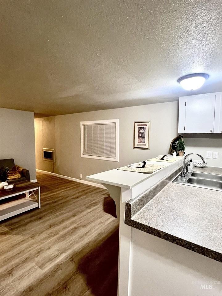 340 E 8th N Trlr 19 #19 - Photo 4 of 17