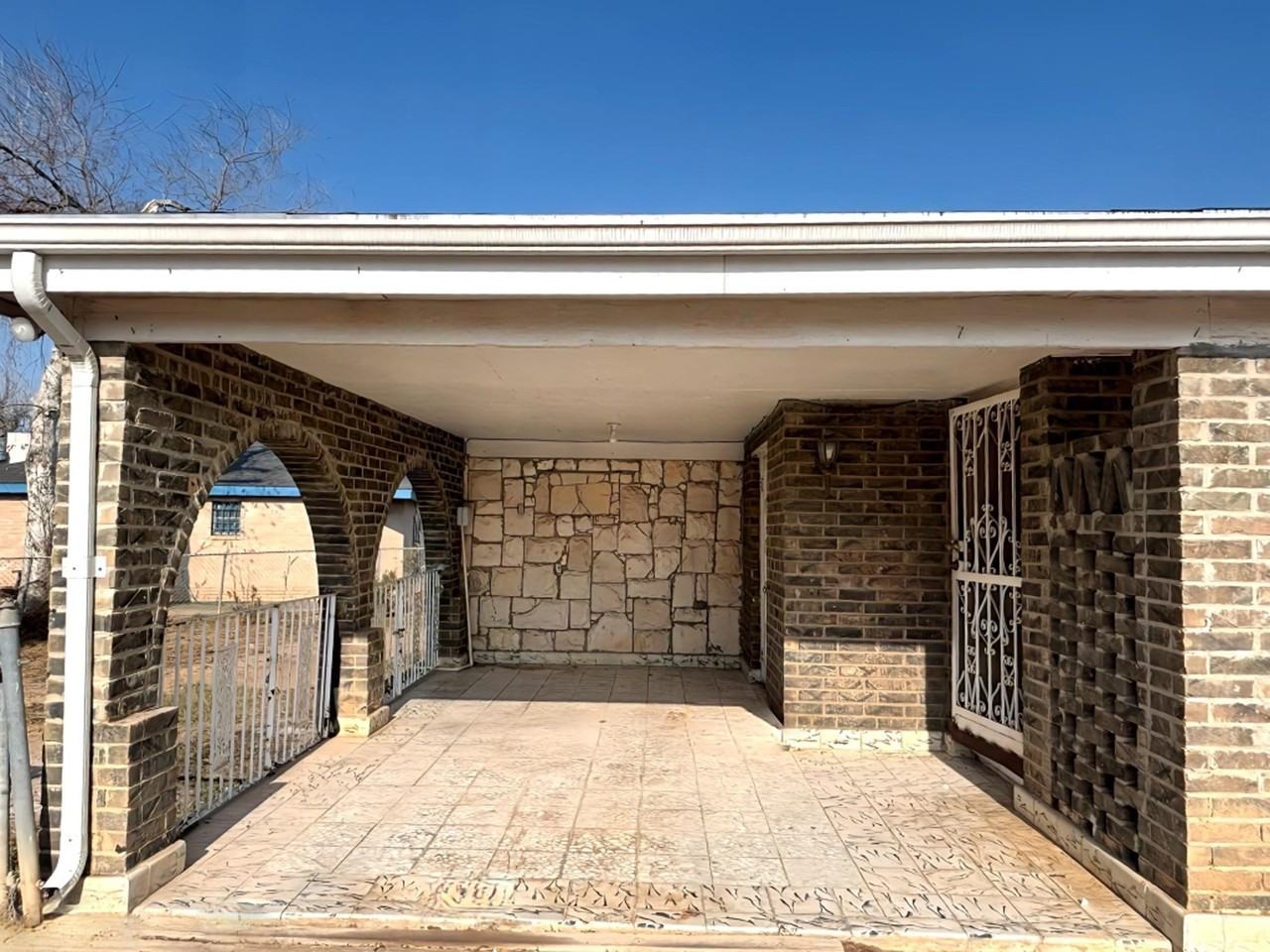 3413 N Buena Vista Ave - Photo 4 of 14