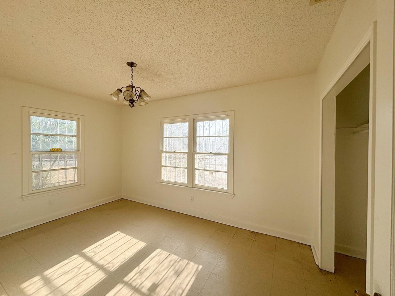 3413 N Buena Vista Ave - Photo 7 of 14