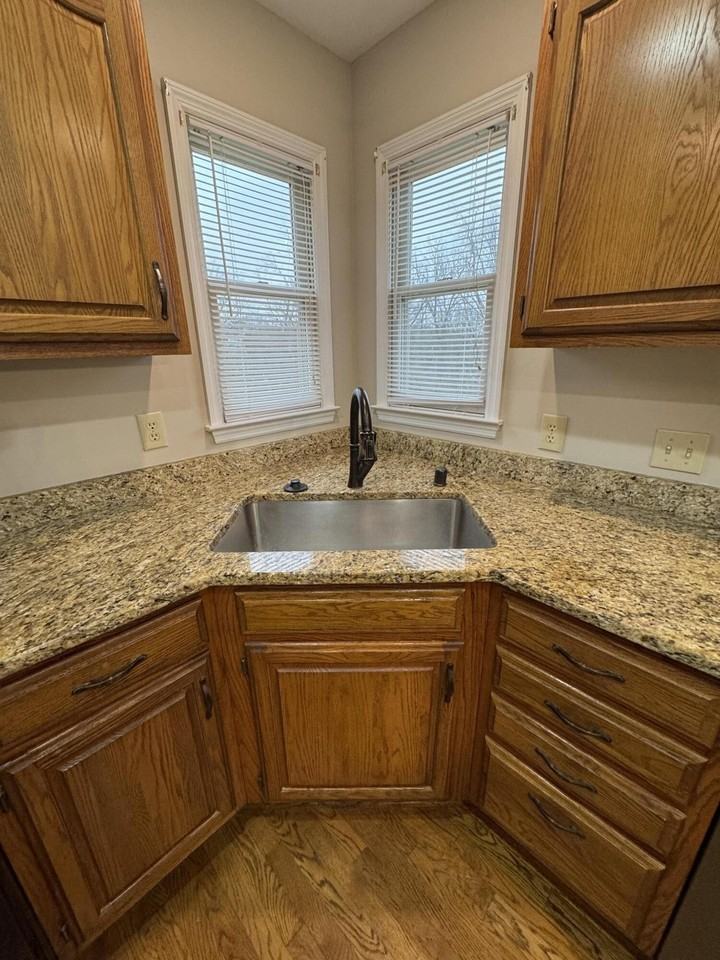 501 Brookwater Ln - Photo 5 of 28