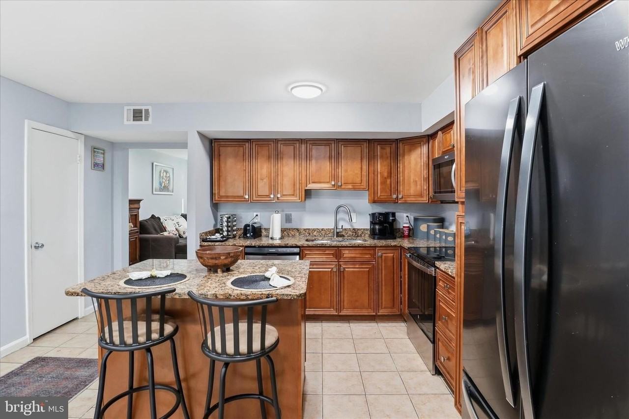 9234 Byrd Dr - Photo 7 of 28