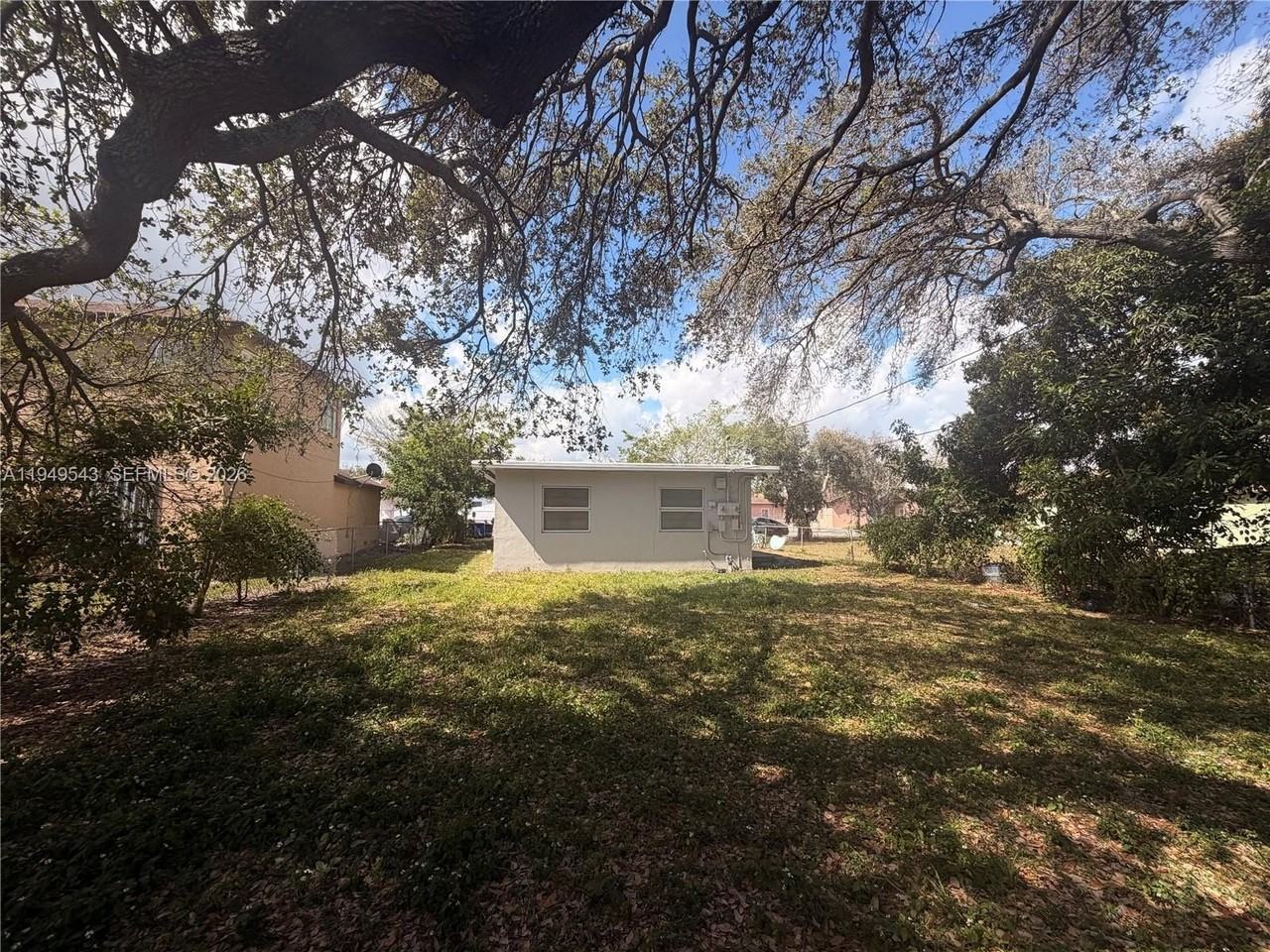 634 Nw 12th Ave #1 - Photo 2 of 20