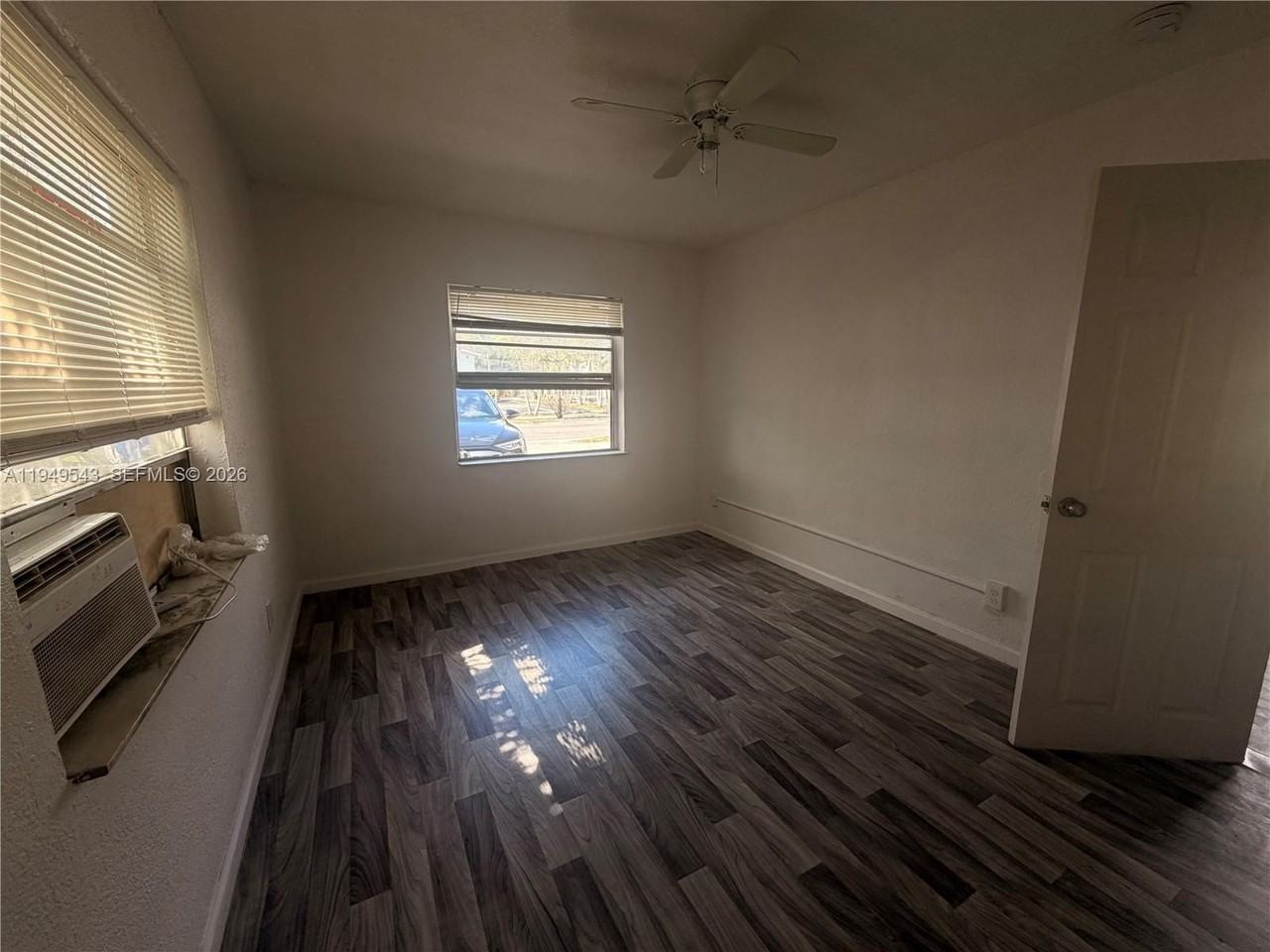 634 Nw 12th Ave #1 - Photo 4 of 20