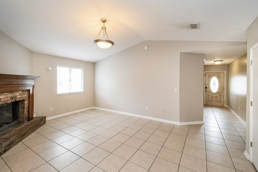 2291 Richard Lee St - Photo 3 of 16