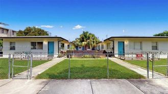 2499 Sw 27th St #5 - Photo 1 of 1