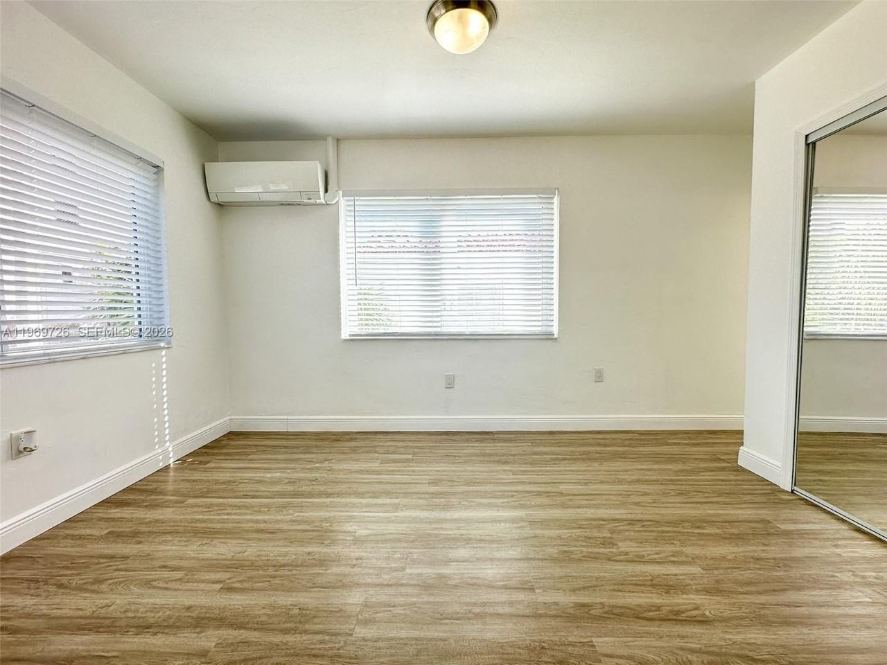 350 Minorca Ave #1 - Photo 4 of 18