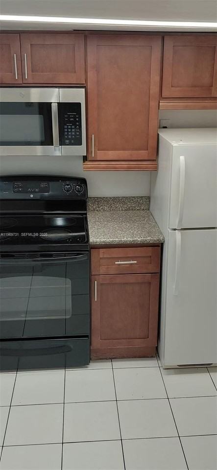 140 Nw 87th Ave #G219 - Photo 3 of 16