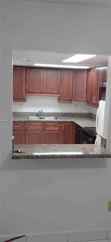 140 Nw 87th Ave #G219 - Photo 4 of 16