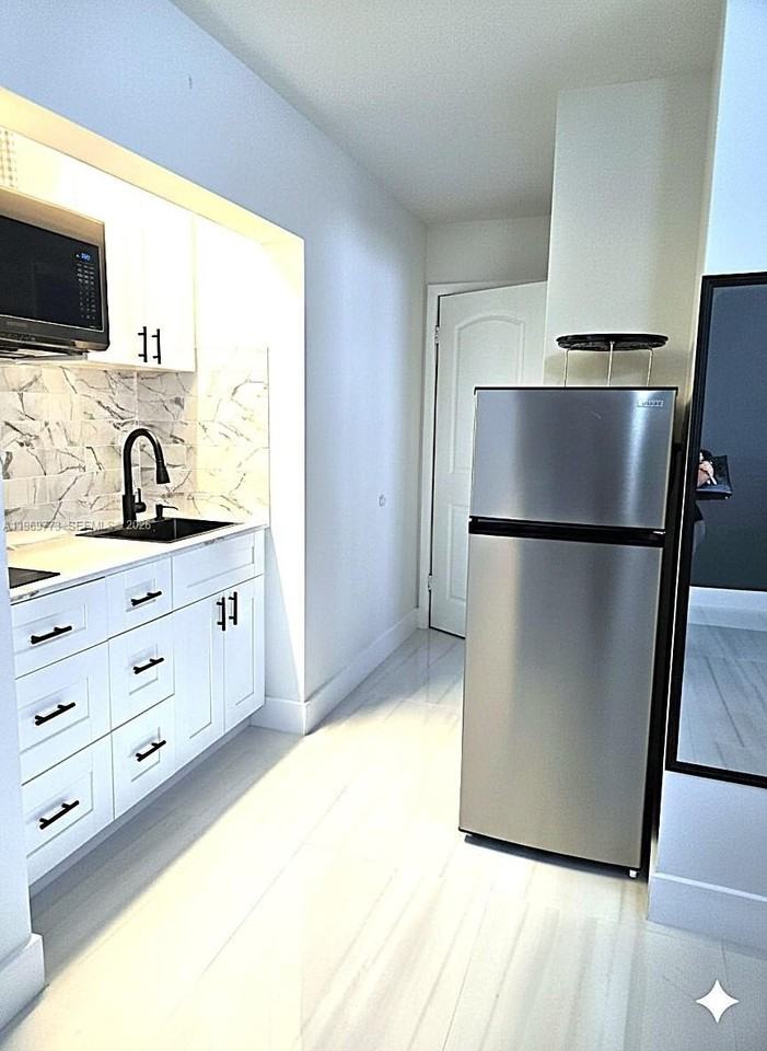 1832 Rodman St #1-2 - Photo 3 of 6