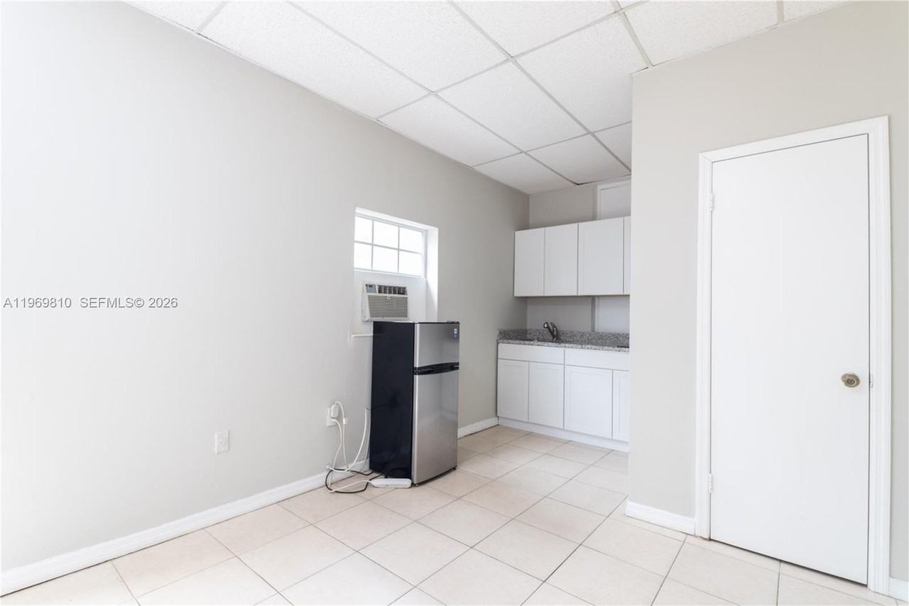 5807 Sw 41st St #2 - Photo 5 of 9