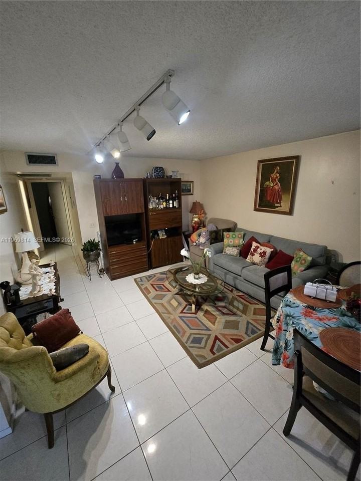 13500 Sw 1st St #202U - Photo 5 of 17