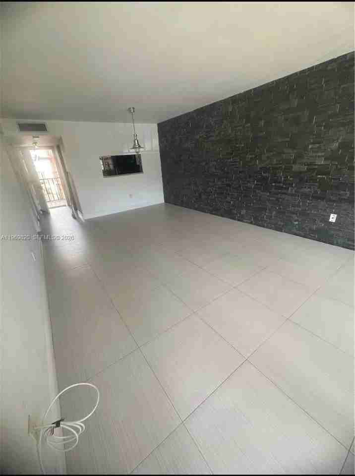 10845 Sw 112th Ave #204 - Photo 3 of 18