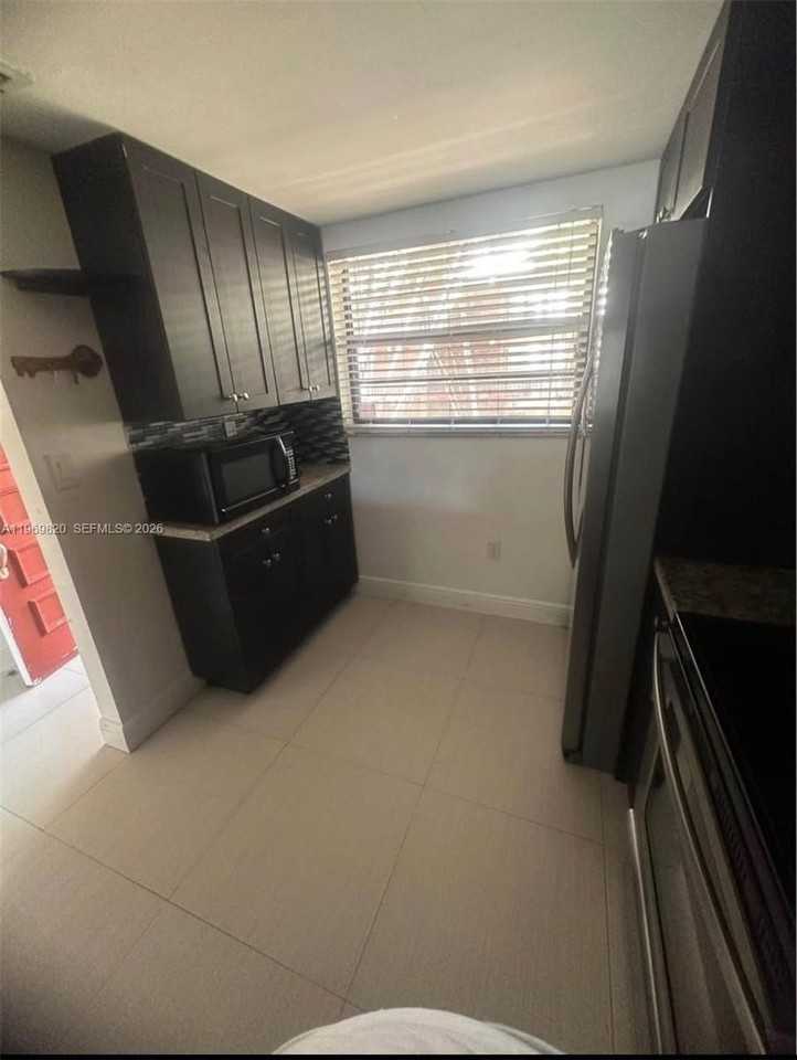 10845 Sw 112th Ave #204 - Photo 5 of 18