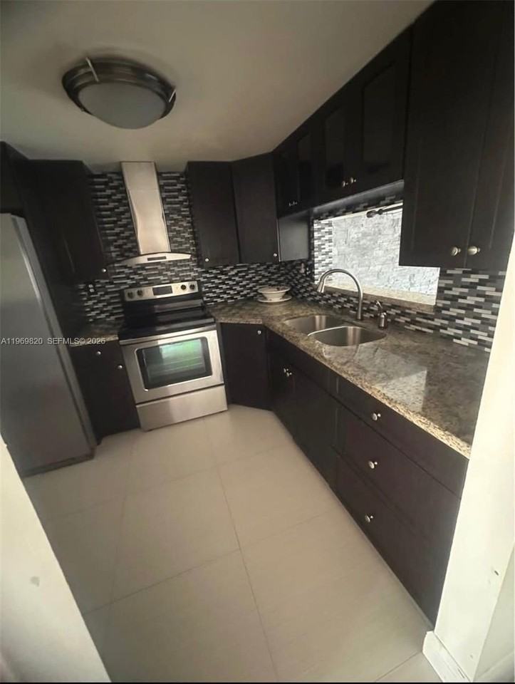 10845 Sw 112th Ave #204 - Photo 7 of 18