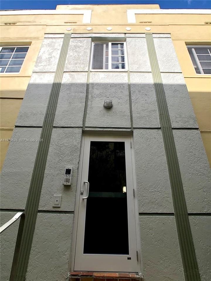 1521 Jefferson Ave #12 - Photo 3 of 3