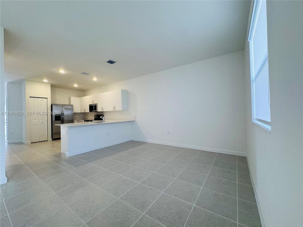 2527 Se 29th St - Photo 5 of 22