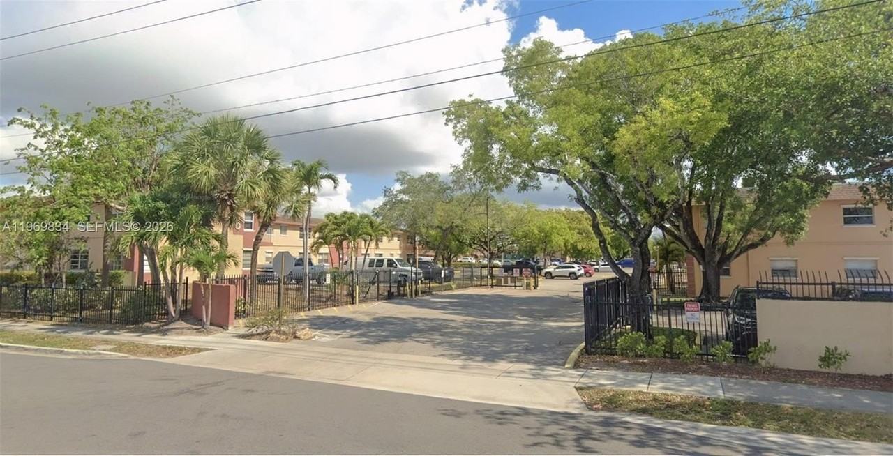 95 Ne 41st St #O216 - Photo 2 of 15