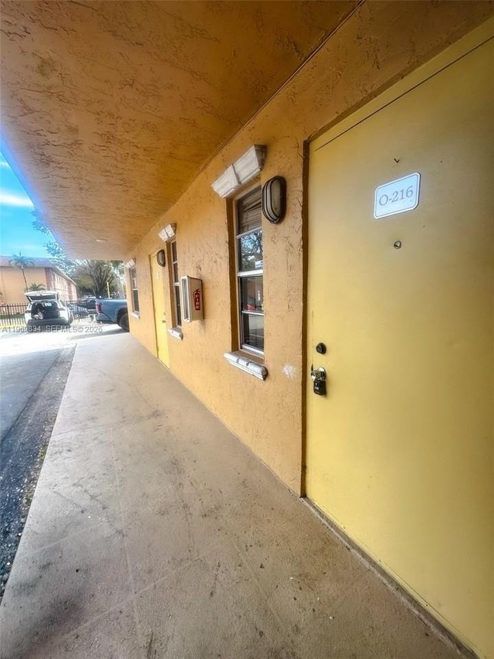 95 Ne 41st St #O216 - Photo 3 of 15