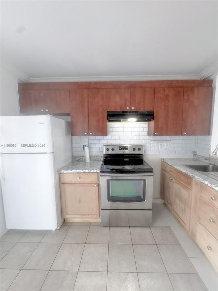 95 Ne 41st St #O216 - Photo 6 of 15