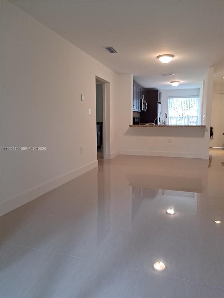 8041 Sw 21st Ct #8041 - Photo 5 of 16