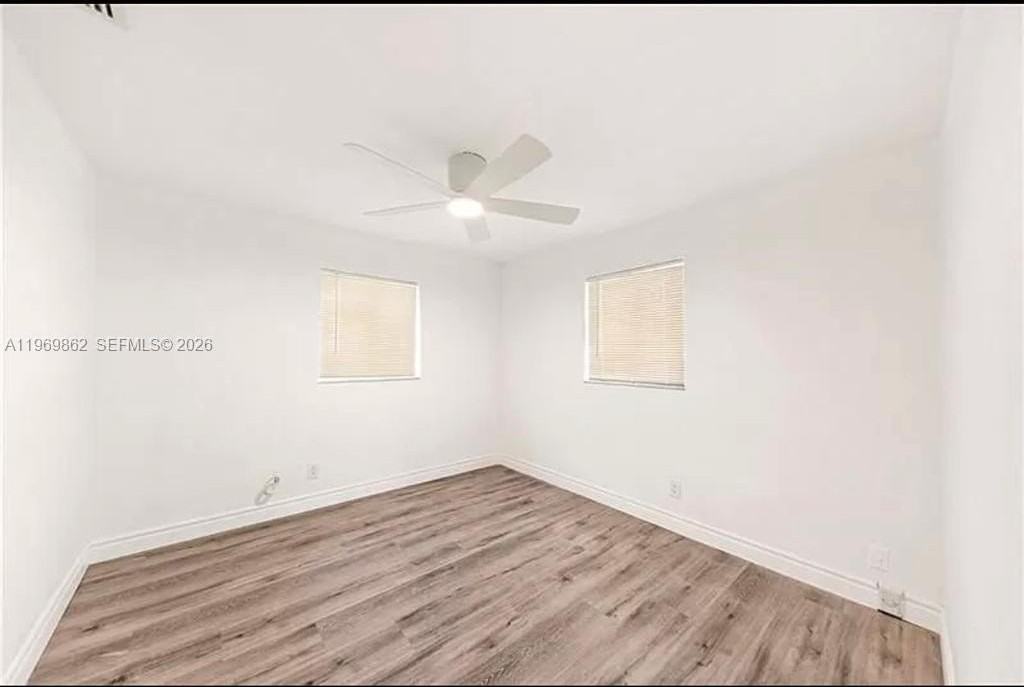 4020 Sw 50th St - Photo 4 of 10