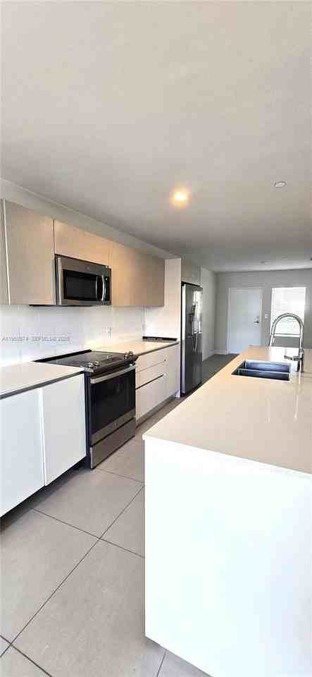 2535 Ne 193rd St #3104 - Photo 6 of 36