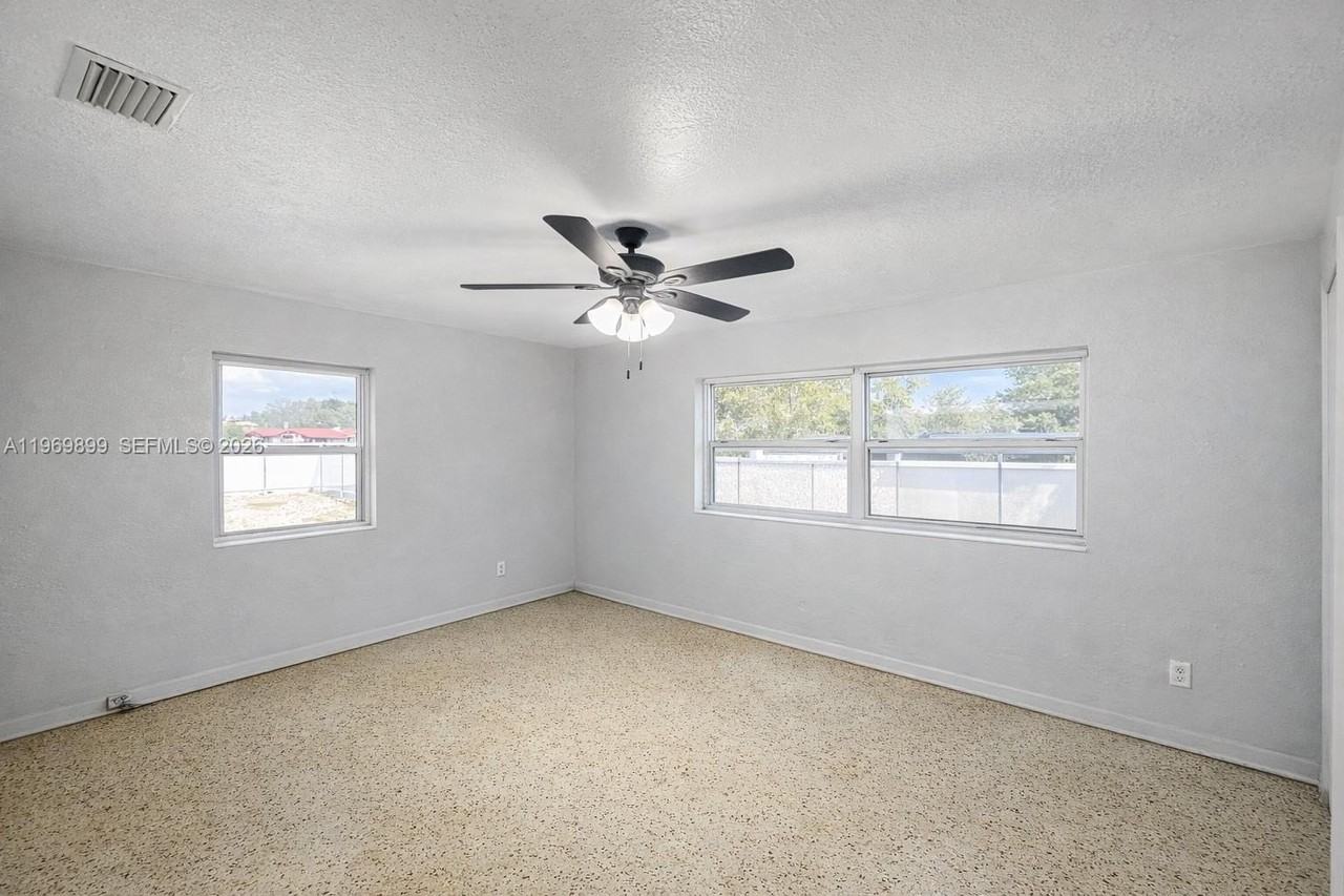 1801 Nw 82nd St - Photo 6 of 9