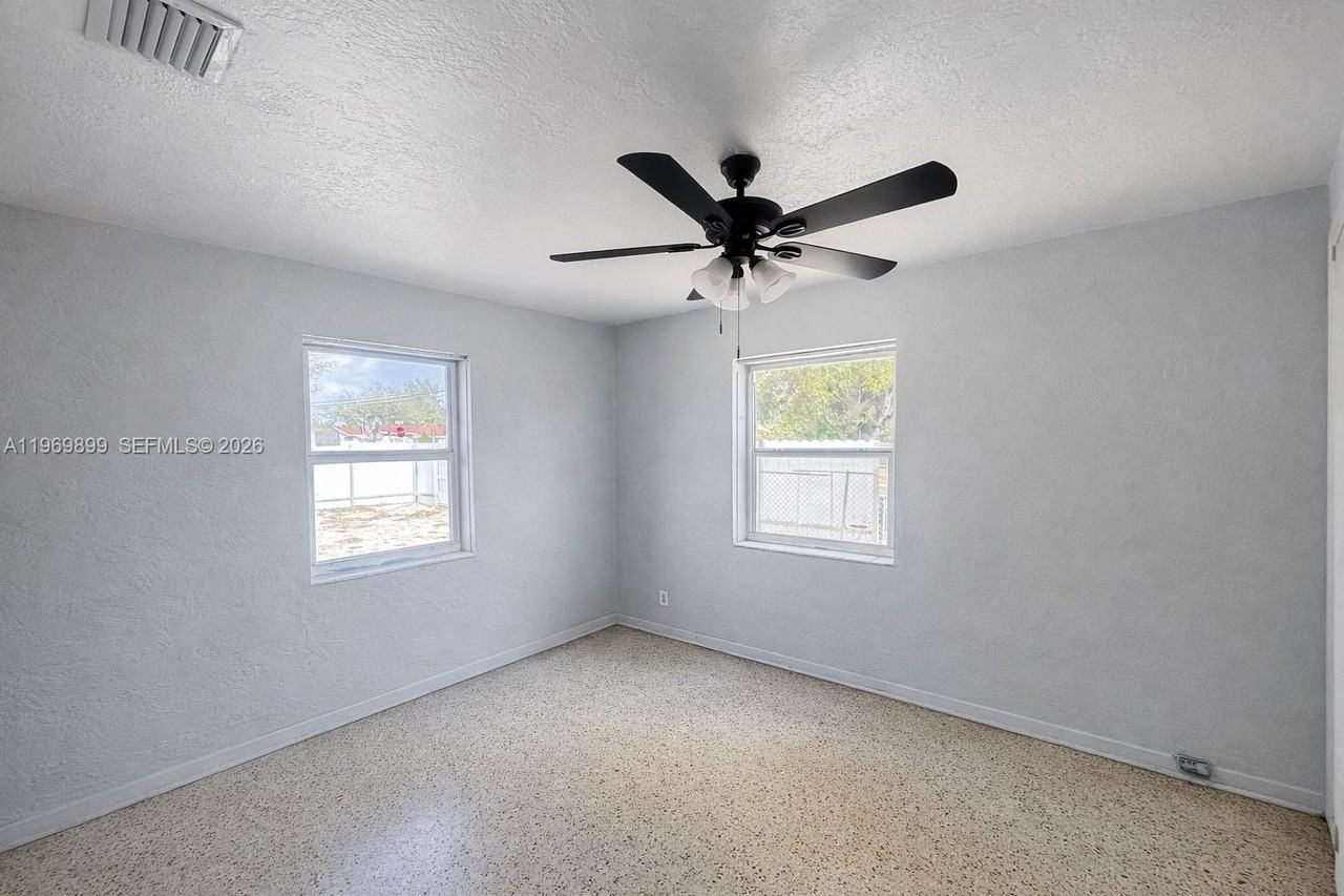 1801 Nw 82nd St - Photo 7 of 9