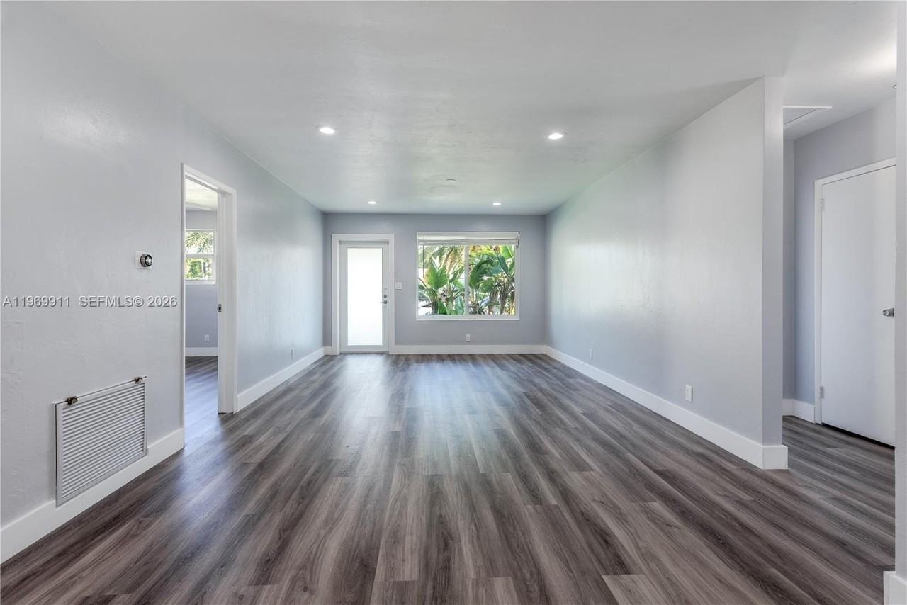 326 Se 3rd Ter - Photo 5 of 35