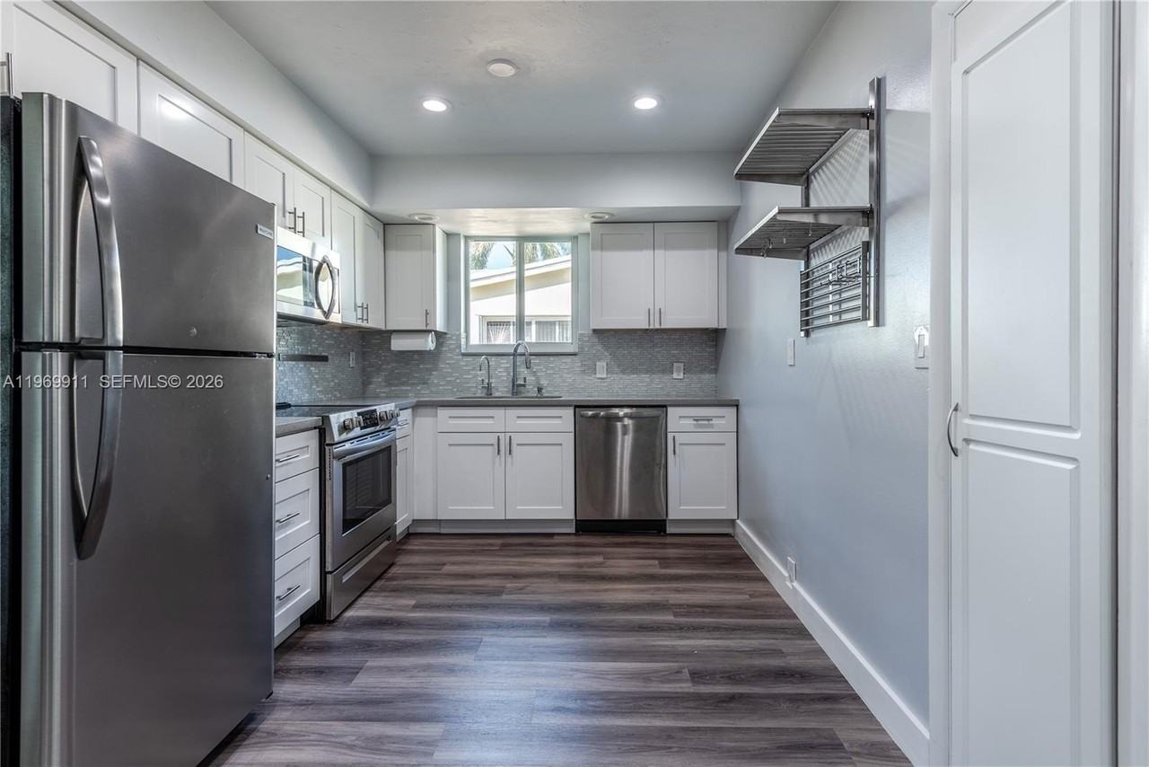 326 Se 3rd Ter - Photo 7 of 35