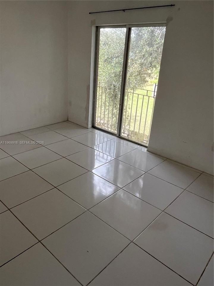 1679 Sunrise Blvd #1679 - Photo 5 of 11