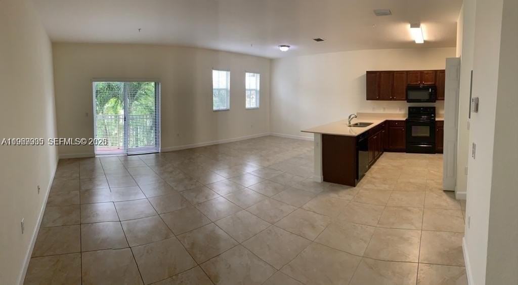 290 Nw 109th Ave #207 - Photo 4 of 9