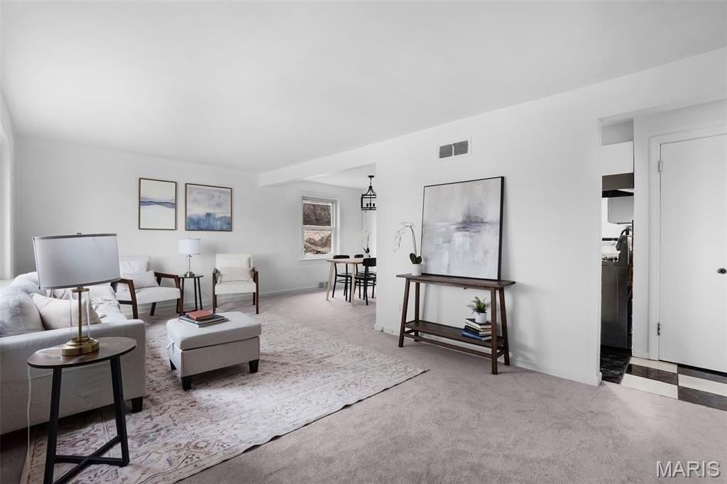 813 Chain Of Rocks Dr - Photo 5 of 20