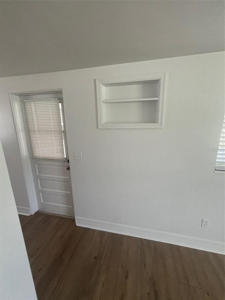 255 E Pomelo St - Photo 5 of 20