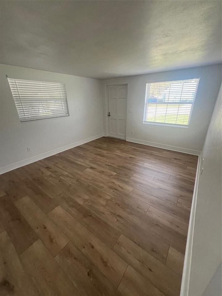 255 E Pomelo St - Photo 6 of 20