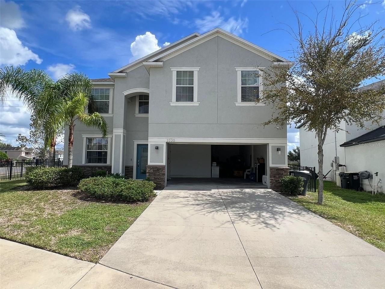 2220 Grantham Ave - Photo 2 of 17