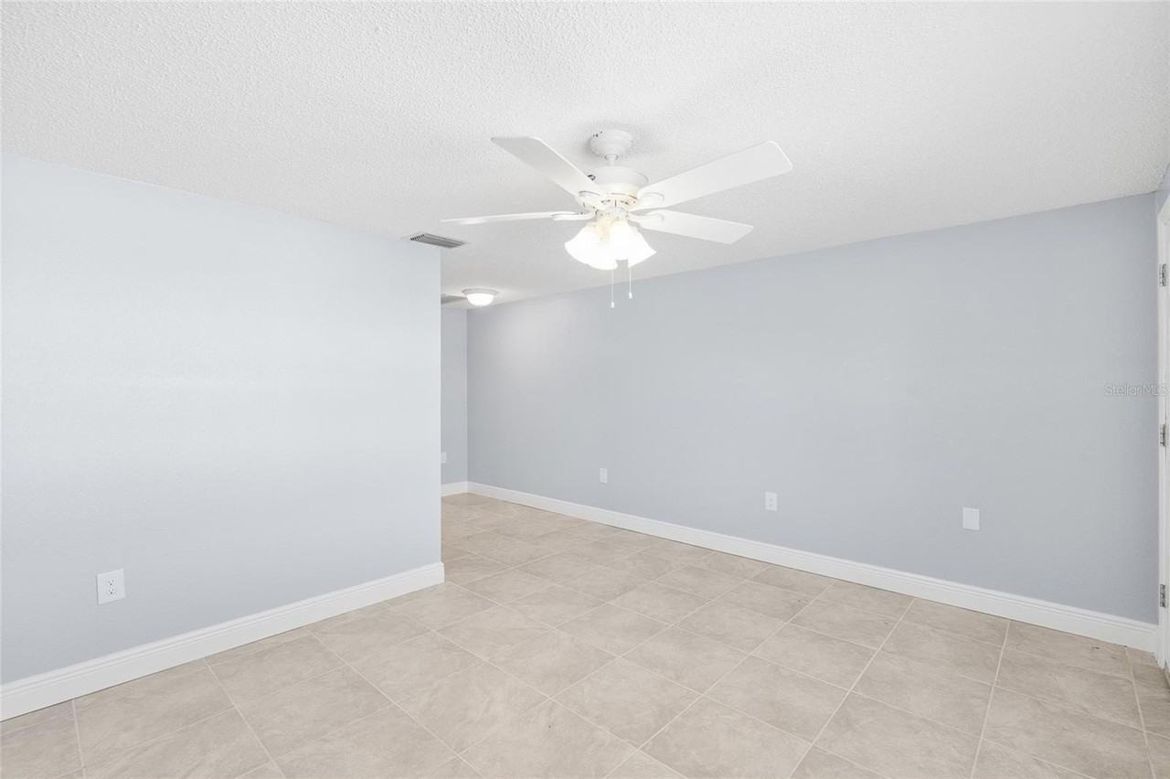 4948 Getner St - Photo 6 of 20