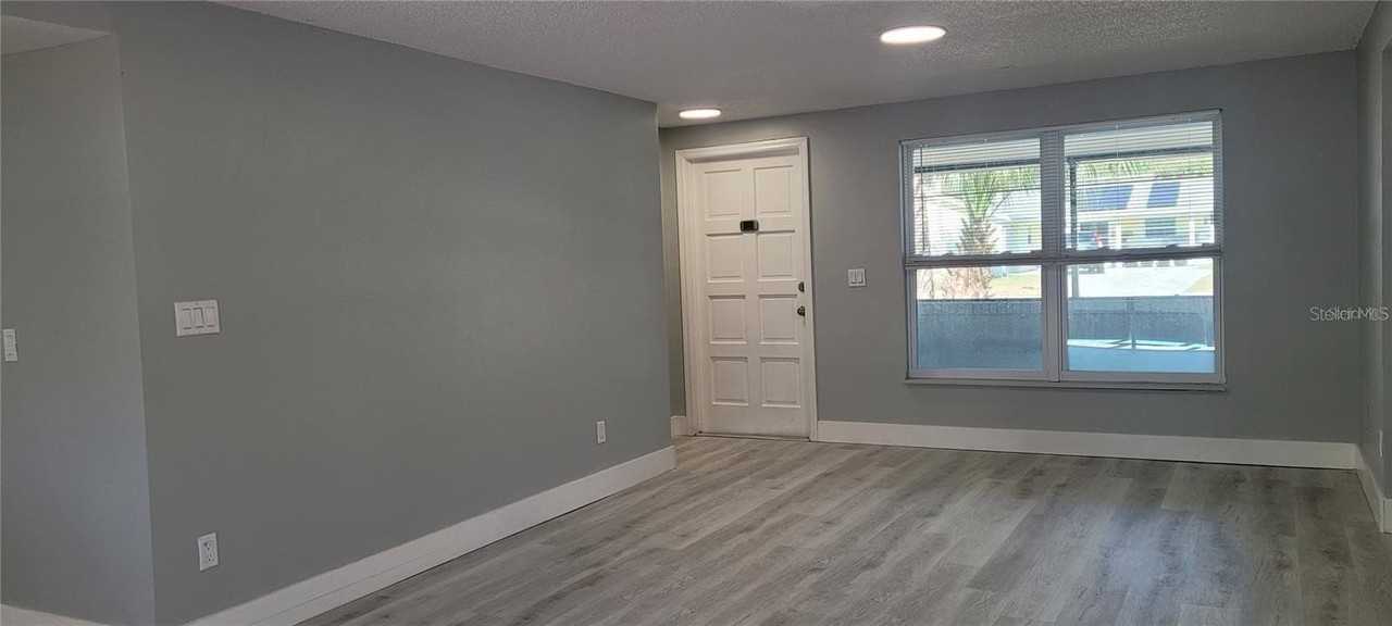 1405 Castleworks Ln - Photo 4 of 24