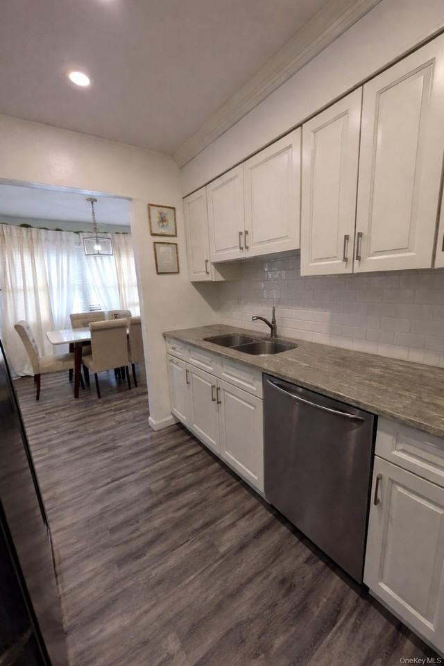 4 Mclaughlin Ave - Photo 7 of 14