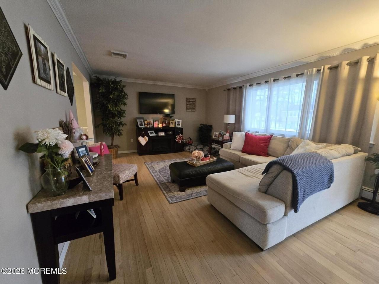 903 Bloomfield Ave - Photo 2 of 13