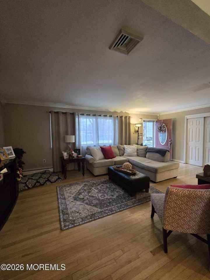 903 Bloomfield Ave - Photo 3 of 13