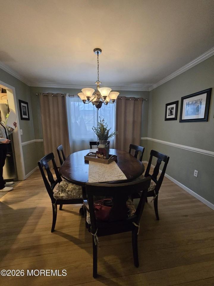 903 Bloomfield Ave - Photo 6 of 13