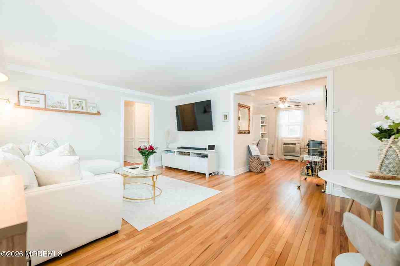 165 Manor Drive - Photo 3 of 18