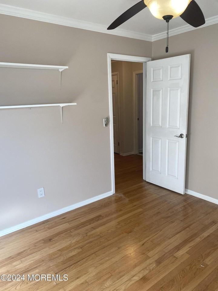 105 Suburban Dr - Photo 6 of 18