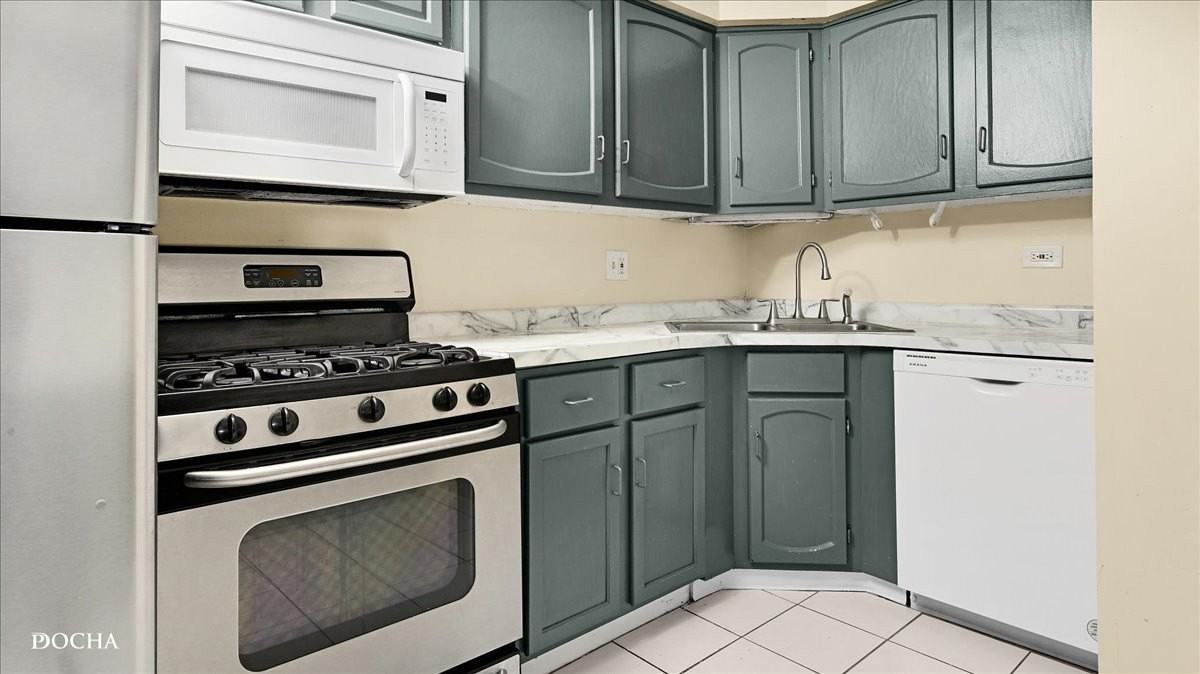 201 Gregory St Unit 15 #15 - Photo 5 of 19