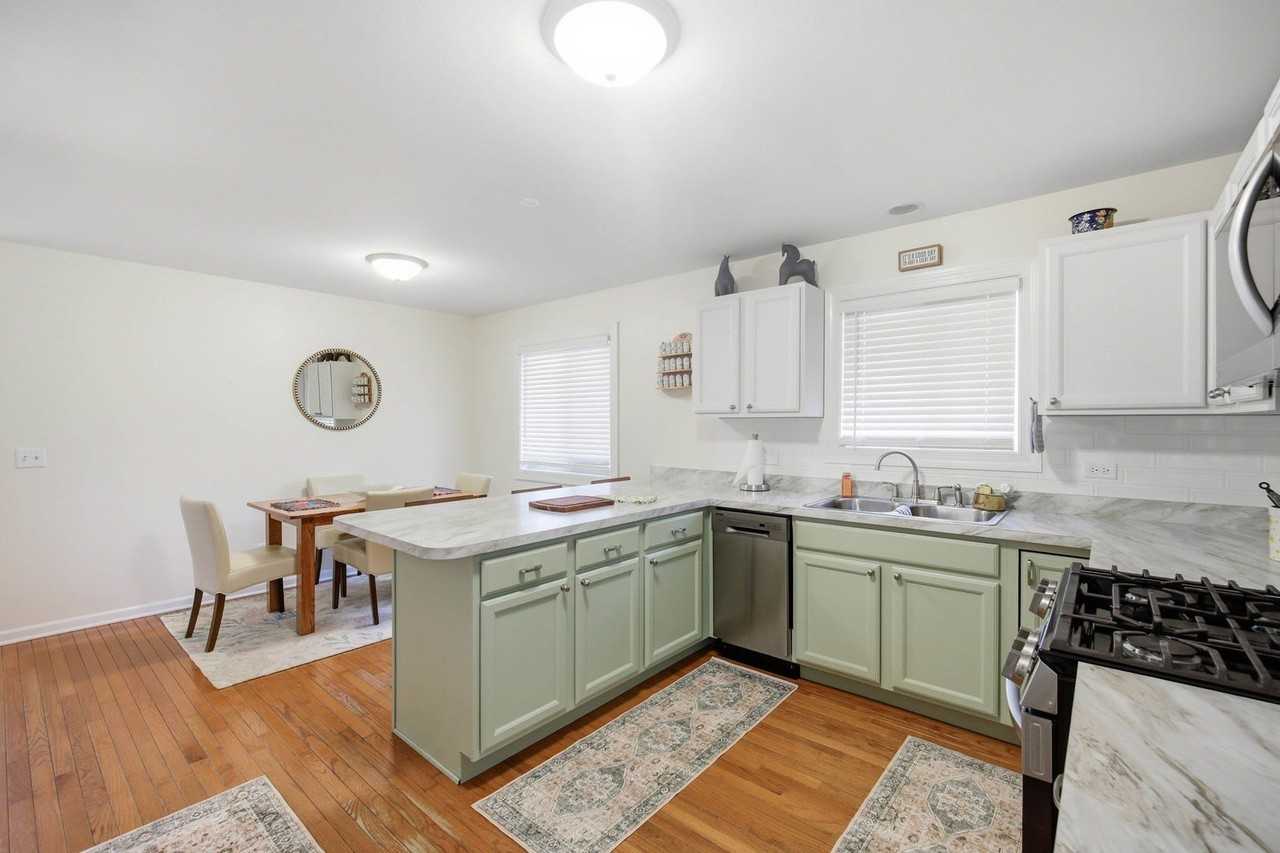 7611 South Dr - Photo 2 of 10