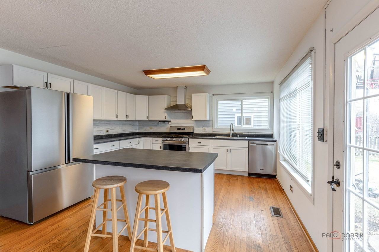 1261 Hialeah Ln - Photo 5 of 12