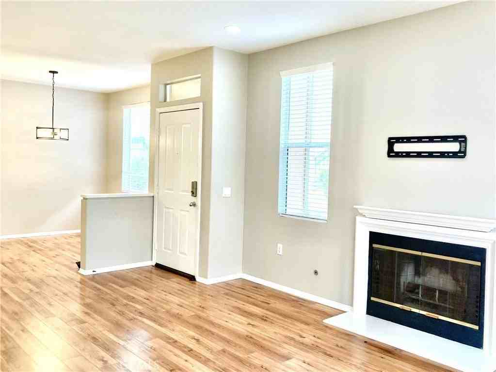 904 Reggio Aisle - Photo 3 of 11