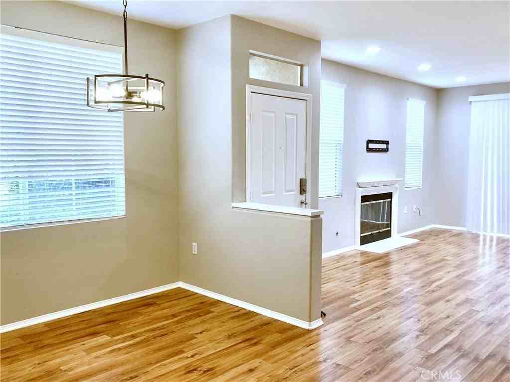 904 Reggio Aisle - Photo 4 of 11